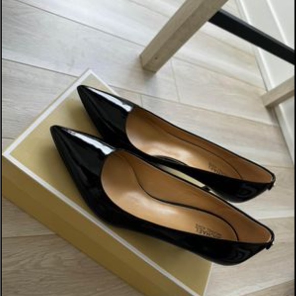 Michael Kors ALINA FLEX KITTEN PUMP Black W7.5 - Picture 3 of 4